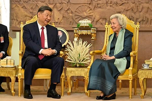 習(xí)近平會見柬埔寨太后莫尼列