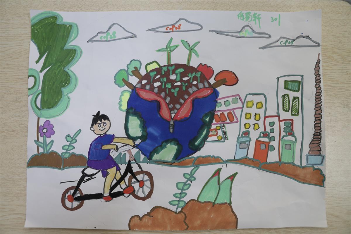 《綠色出行，紅色出行》 何易軒 9歲