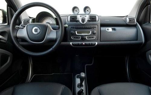 節(jié)能環(huán)保先鋒 試駕2011款電動(dòng)版smart