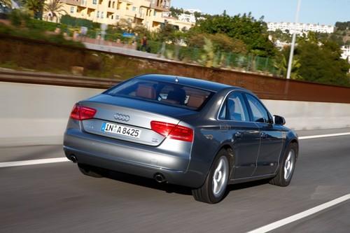 豪華車的準(zhǔn)則 海外試駕2011款奧迪A8