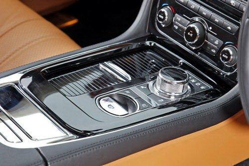 �������A�O�� �ݱ�XJ3.0D�Q�����R730D ��܇֮��