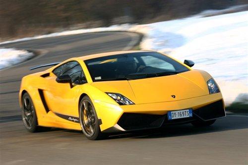 ��ŭ�Ĺ�ţ ԇ�{�m������Superleggera ��܇֮��