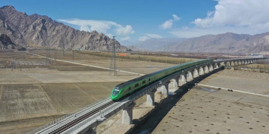 中國(guó)速度，讓奇跡不斷發(fā)生<p>有一種速度叫中國(guó)速度，有一種效率是中國(guó)效率。這十年，中國(guó)速度一次次驚艷世界。<p>