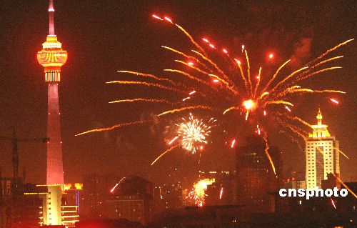 ���ر������^����